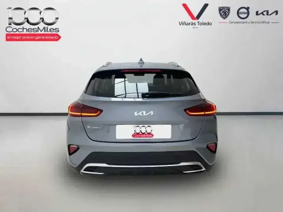 Usado Kia XCeed 100 CV (73 kW) 2024 Gris SUV