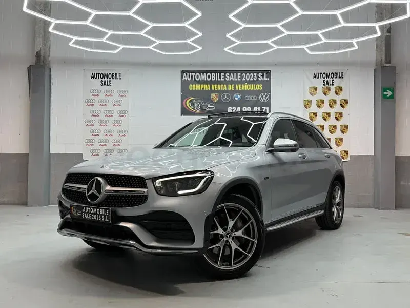 Usado Mercedes GLC300e 306 CV (225 kW) 2021 Gris / plata SUV
