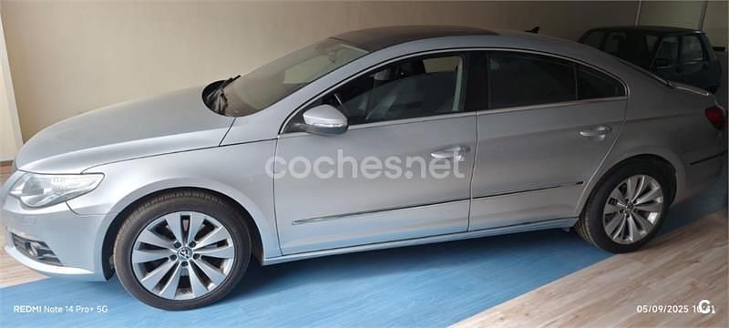 Gris / plata Usado 2009 VW Passat Berlina | 8250 € (Precio justo) - Imagen 1/4
