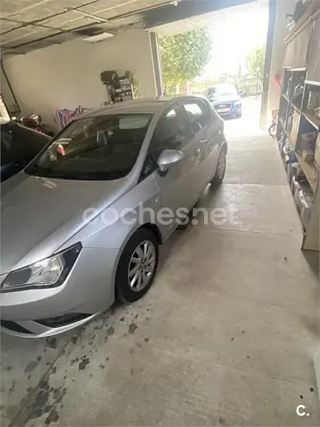 Usado Seat Ibiza I-Tech 105 CV (77 kW) 2014 Gris / plata Berlina