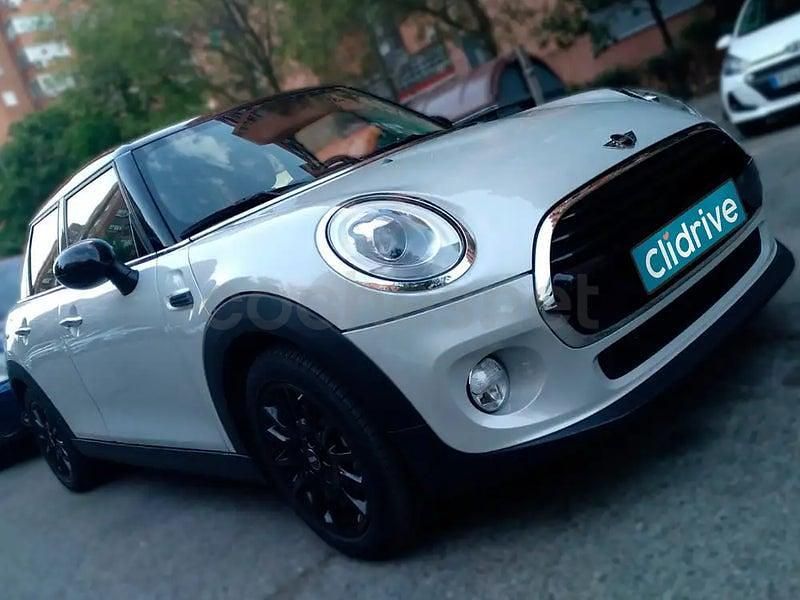 Usado Mini Cooper D 116 CV (85 kW) 2018 Gris / plata Utilitario