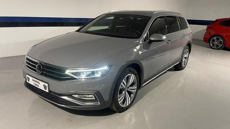 Usado VW Passat Alltrack 200 CV (147 kW) 2022 Gris Familiar