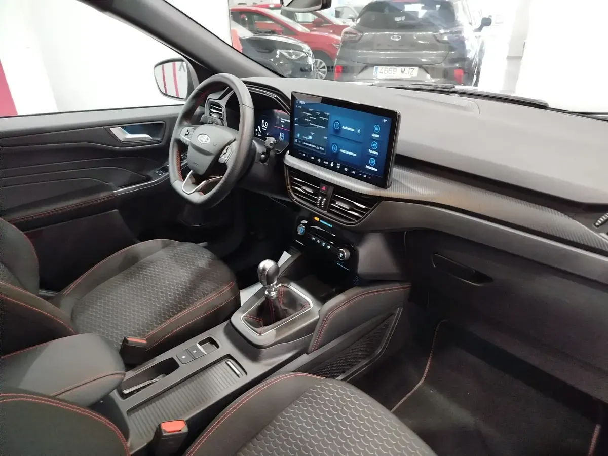 Usado Ford Kuga ST-Line 150 CV (110 kW) 2025 Gris SUV