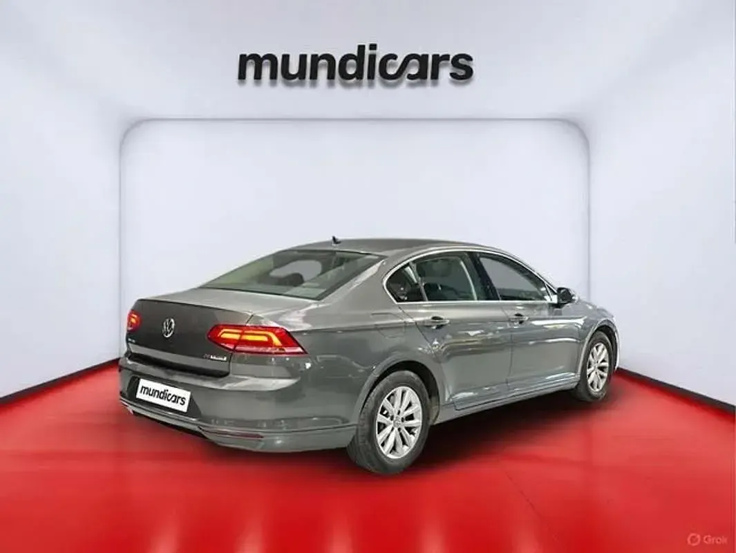 Usado VW Passat 150 CV (110 kW) 2017 Gris Familiar
