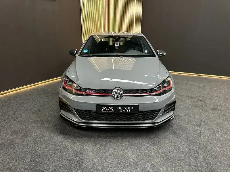 Usado VW Golf VII GTI 290 CV (213 kW) 2020 Gris / plata Berlina