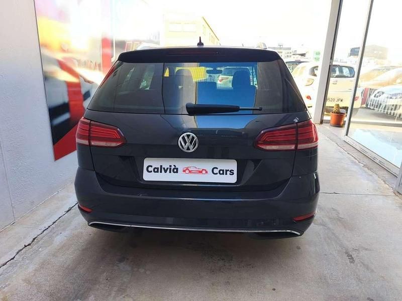 Usado VW Golf VII Business 116 CV (85 kW) 2018 Gris Familiar
