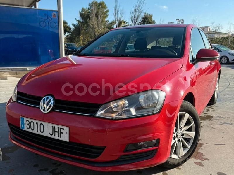 Rojo Usado 2016 VW Golf Advance Berlina | 7700 € (Precio justo) - Imagen 1/4