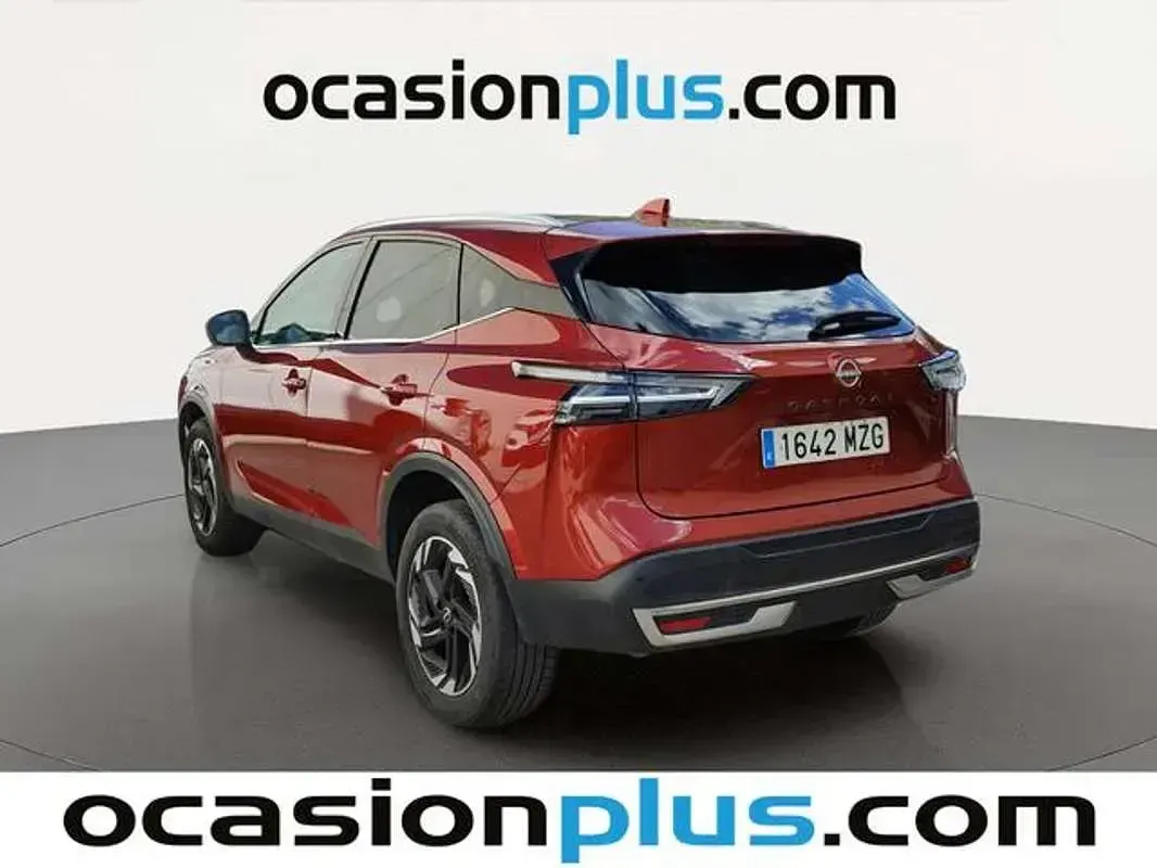 Usado Nissan Qashqai Acenta 158 CV (116 kW) 2025 Rojo SUV