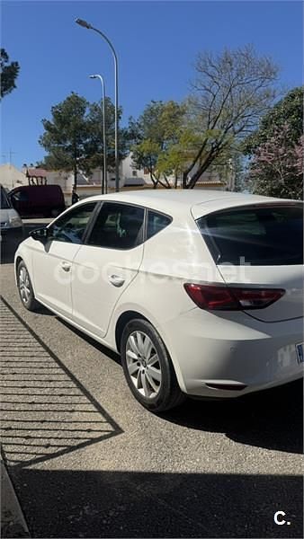 Usado Seat Leon Ecomotive 110 CV (80 kW) 2016 Blanco Berlina