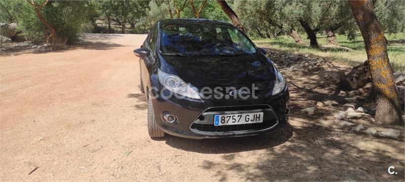 Negro Usado 2008 Ford Fiesta Titanium Utilitario | 3700 € (Precio justo) - Imagen 1/4