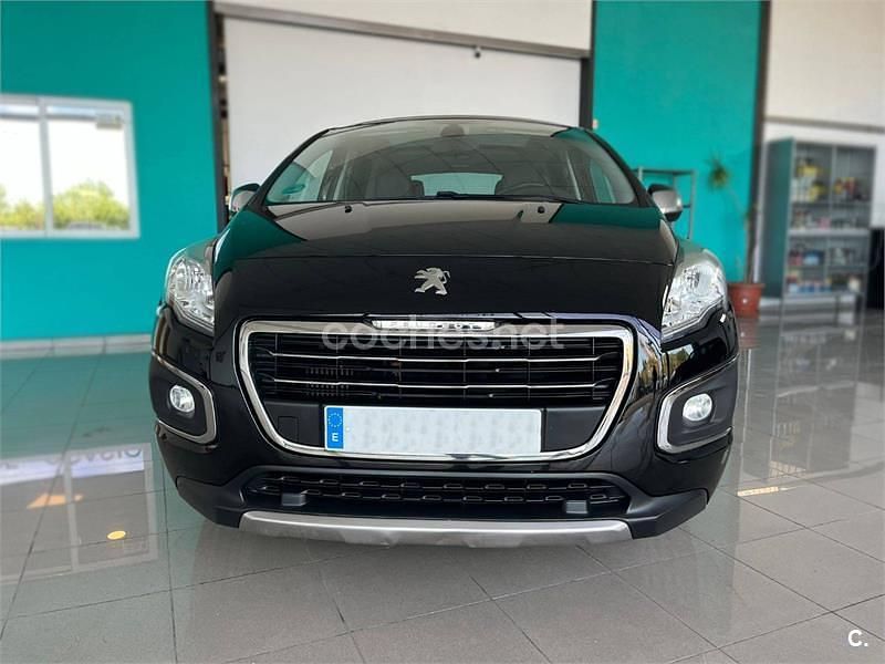 Usado Peugeot 3008 Allure 120 CV (88 kW) 2015 Negro Familiar