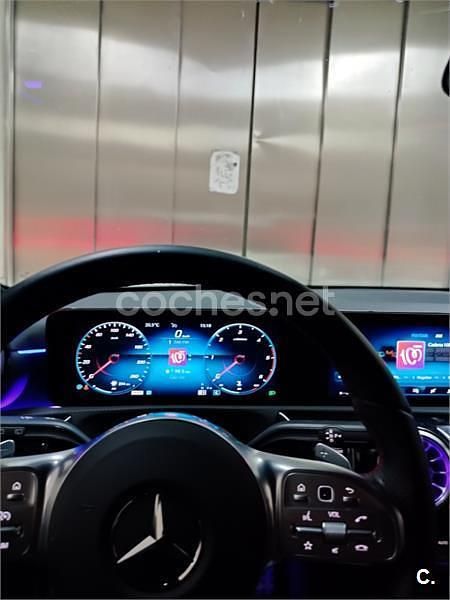 Usado Mercedes A200 150 CV (110 kW) 2019 Gris / plata Berlina