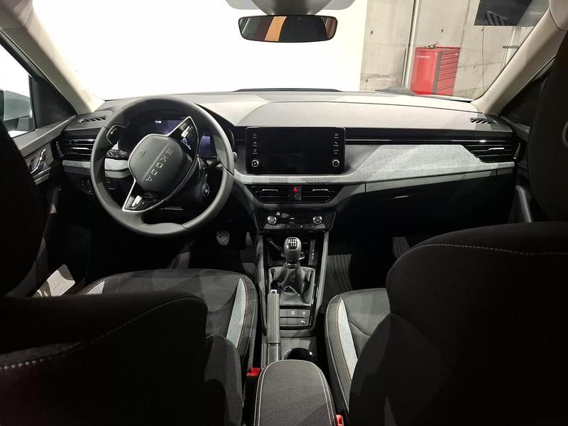 Usado Skoda Kamiq Selection 115 CV (84 kW) 2026 Plata brilliant metalizado SUV