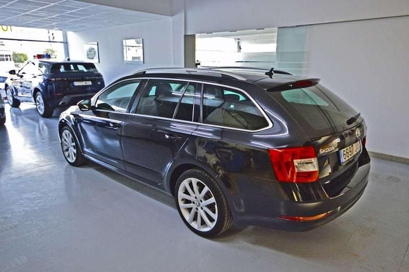 Usado Skoda Octavia Style 150 CV (110 kW) 2017 Negro Familiar