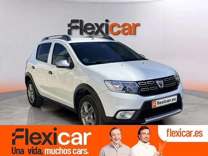Usado Dacia Sandero Comfort 90 CV (66 kW) 2020 Blanco Utilitario