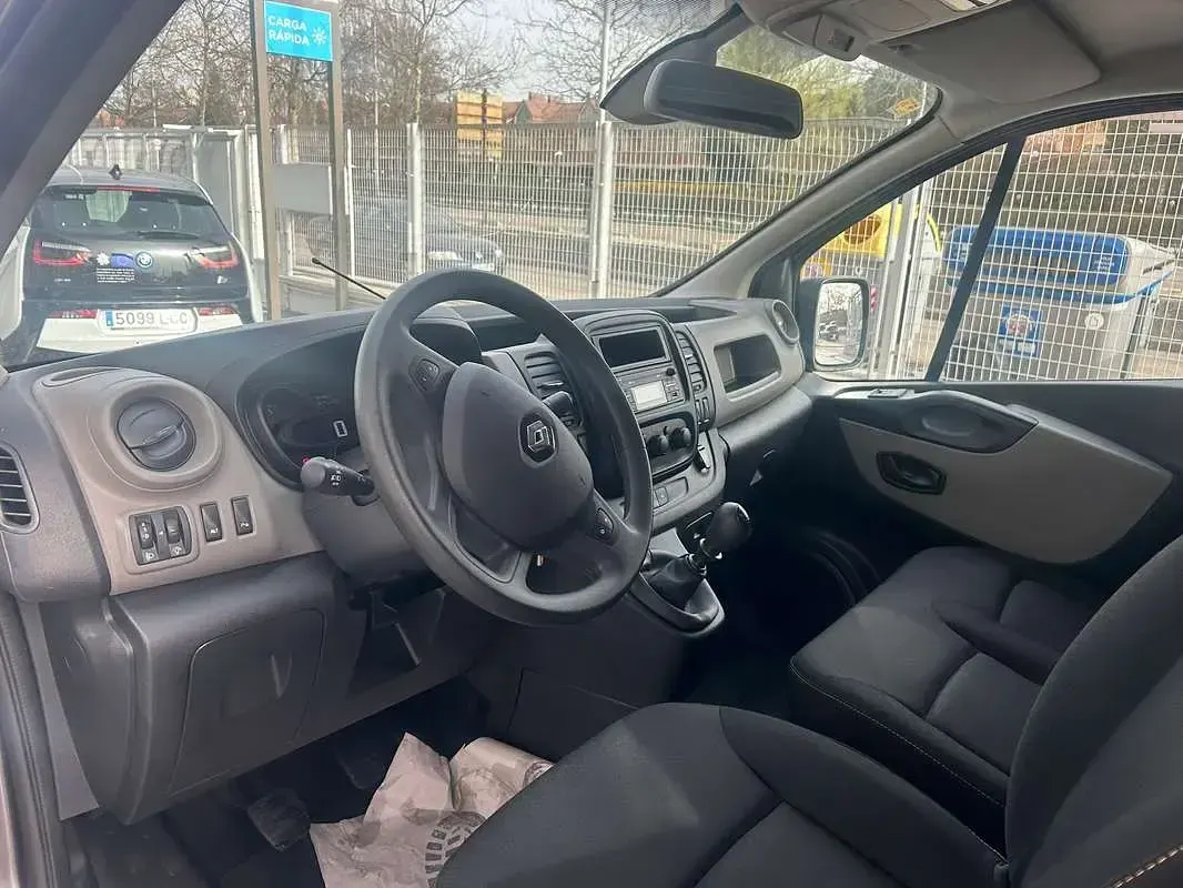 Usado Renault Trafic 95 CV (69 kW) 2019 Monovolumen