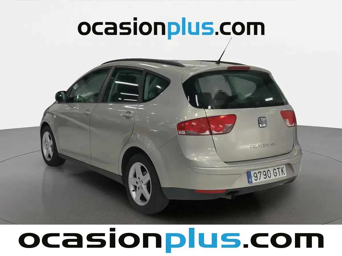 Usado Seat Altea Reference 102 CV (75 kW) 2010 Beige Monovolumen