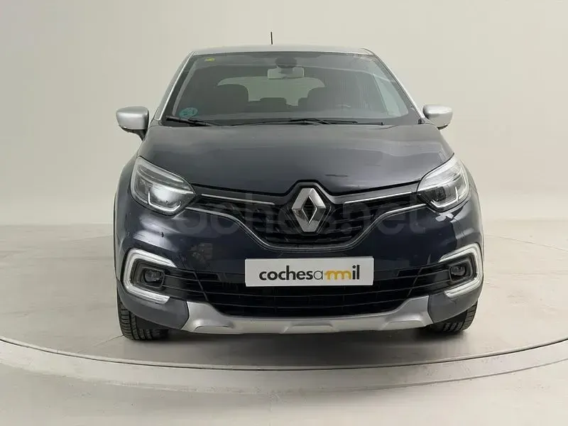 Usado Renault Captur Zen 90 CV (66 kW) 2018 Gris / plata SUV