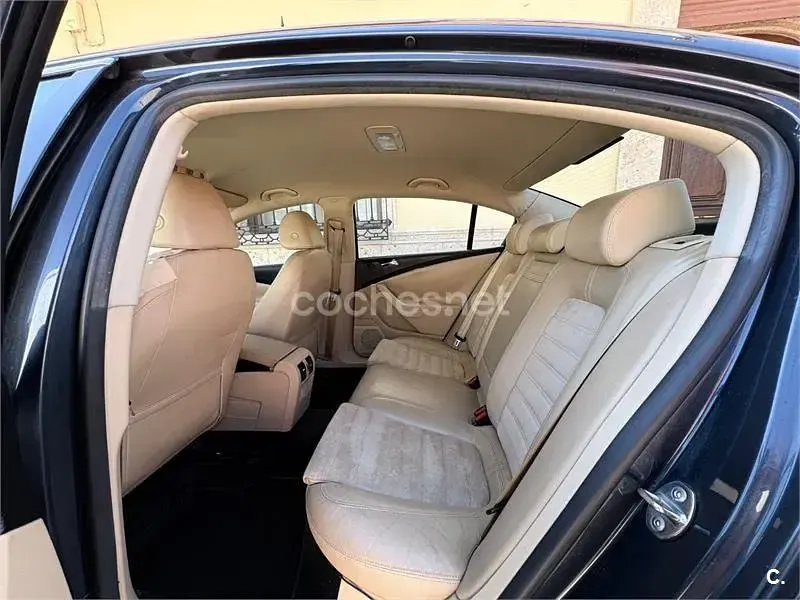 Usado VW Passat Highline 140 CV (102 kW) 2007 Azul Berlina