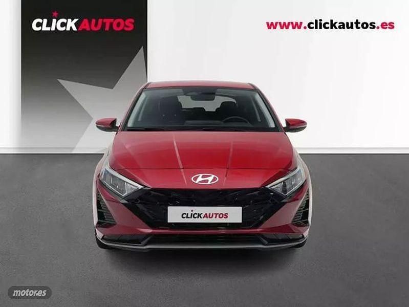Usado Hyundai i20 100 CV (73 kW) 2025 Rojo Utilitario