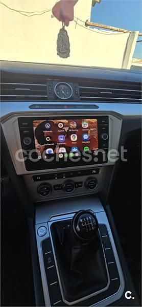 Usado VW Passat Advance 150 CV (110 kW) 2018 Gris / plata Familiar