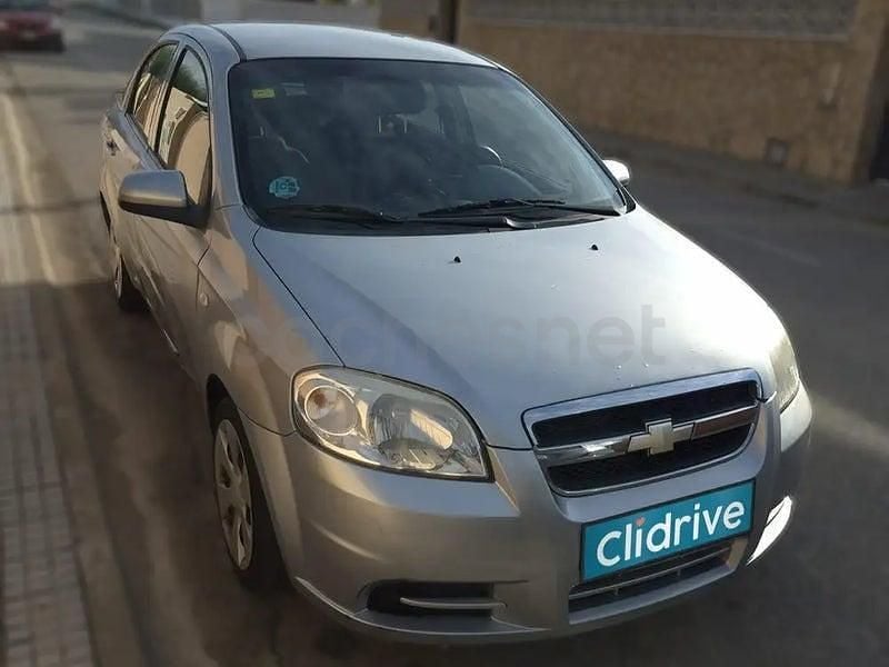 Usado Chevrolet Aveo LS 86 CV (63 kW) 2011 Gris / plata Berlina
