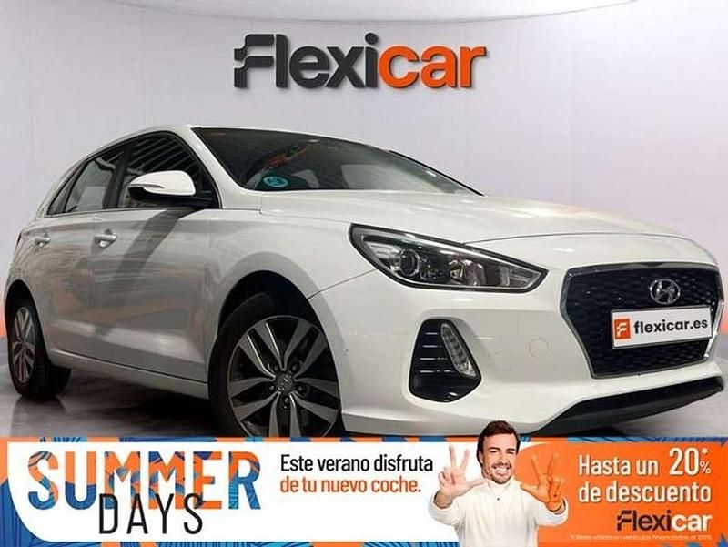 Blanco Usado 2017 Hyundai i30 Berlina | 14.290 € (Precio justo) - Imagen 1/4