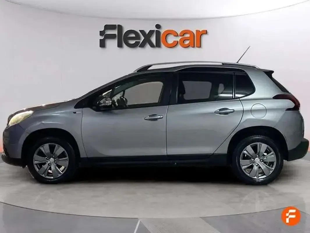 Usado Peugeot 2008 Style 82 CV (60 kW) 2017 Gris SUV