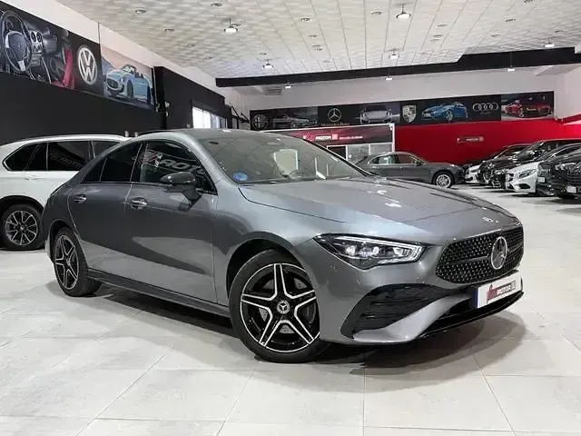 Usado Mercedes CLA250e 218 CV (160 kW) 2024 Gris Coupe