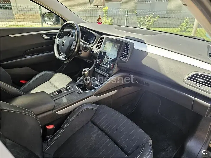 Usado Renault Talisman LIMITED 120 CV (88 kW) 2019 Negro Berlina
