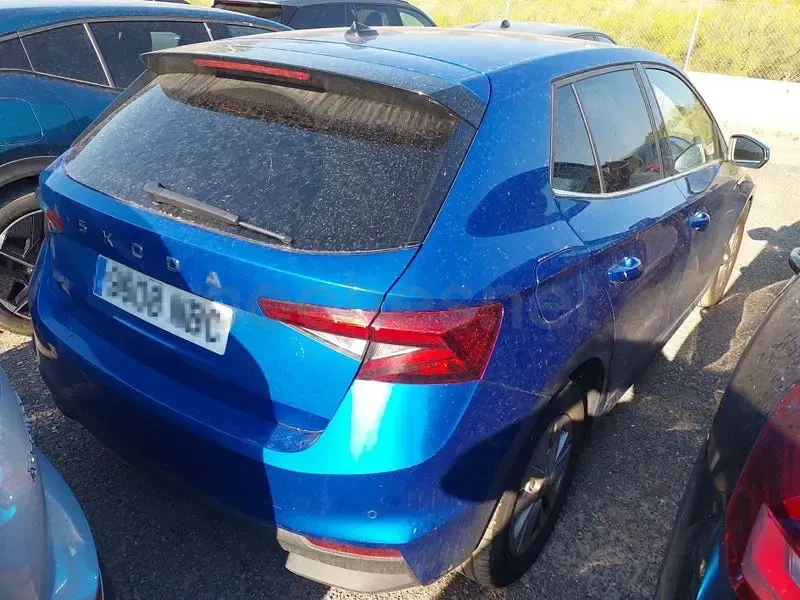 Usado Skoda Fabia Selection 116 CV (85 kW) 2025 Azul Utilitario