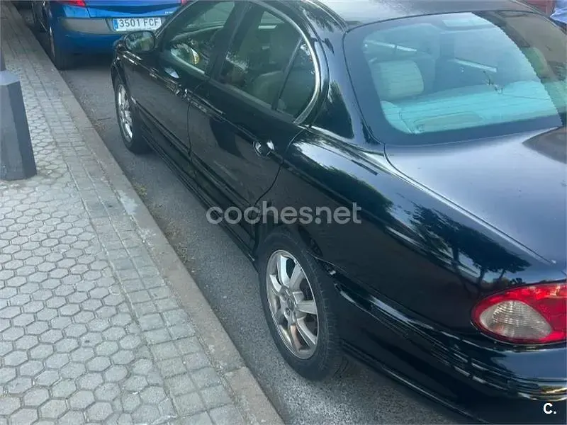 Usado Jaguar X-type Classic 130 CV (95 kW) 2005 Negro Berlina