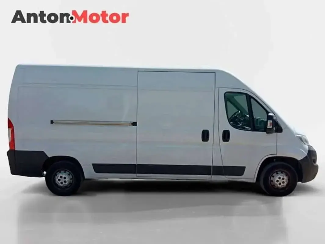 Usado Citroën Jumper 140 CV (102 kW) 2022 Blanco Monovolumen