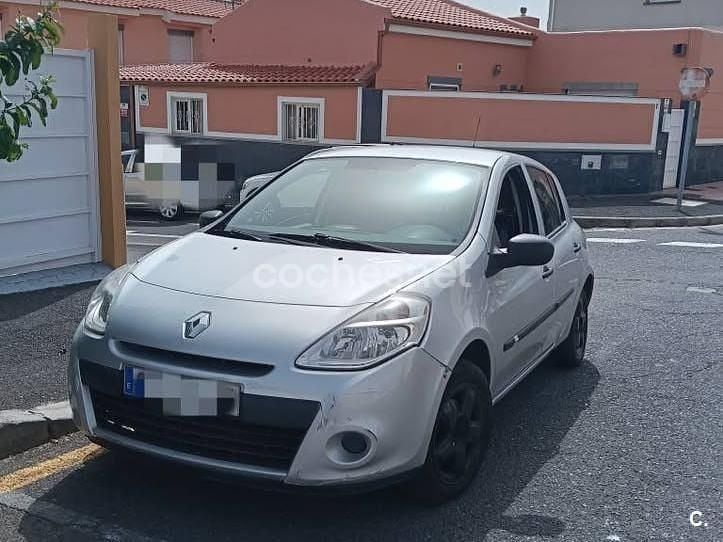 Gris / plata Usado 2010 Renault Clio II Business Berlina | 3290 € (Buen precio) - Imagen 1/4