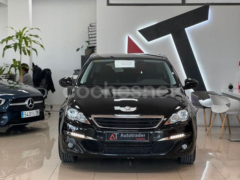 Usado Peugeot 308 SW Access 130 CV (95 kW) 2015 Negro Familiar