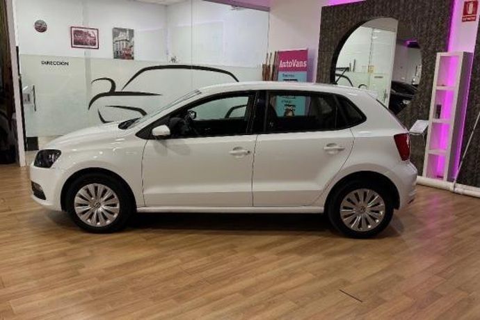 Usado VW Polo Comfortline 75 CV (55 kW) 2016 Blanco Utilitario