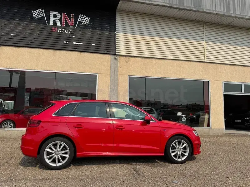 Usado Audi A3 S-Line 110 CV (80 kW) 2015 Rojo Berlina