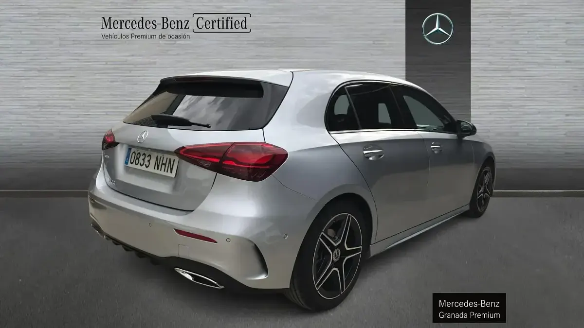 Usado Mercedes A180 136 CV (100 kW) 2025 Gris Berlina