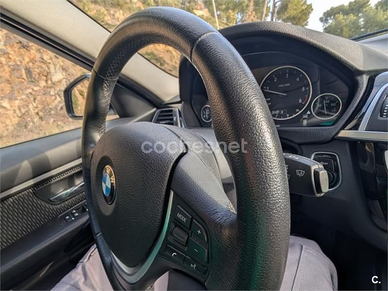 Usado BMW 318 150 CV (110 kW) 2017 Blanco Familiar