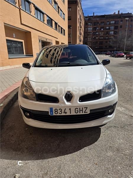Usado Renault Clio II Extreme 100 CV (73 kW) 2008 Blanco Berlina