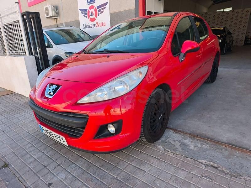 Usado Peugeot 207 68 CV (50 kW) 2014 Rojo Descapotable