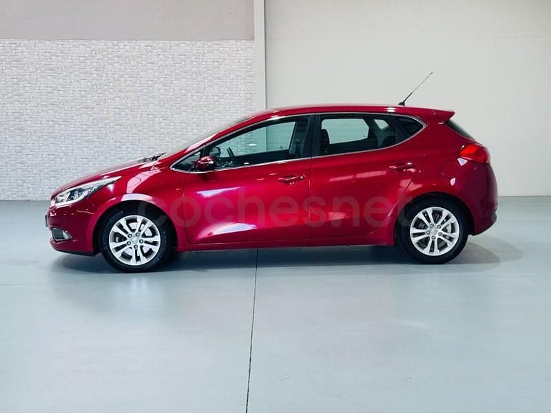 Usado Kia Ceed GT 128 CV (94 kW) 2013 Rojo Berlina