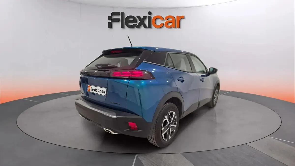 Usado Peugeot 2008 Style 136 CV (100 kW) 2025 Azul SUV