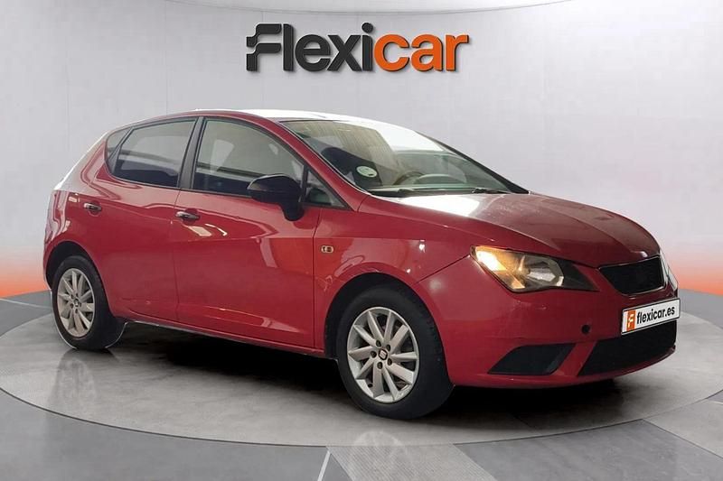 Rojo Usado 2016 Seat Ibiza Reference Utilitario | 8190 € (Buen precio) - Imagen 1/4