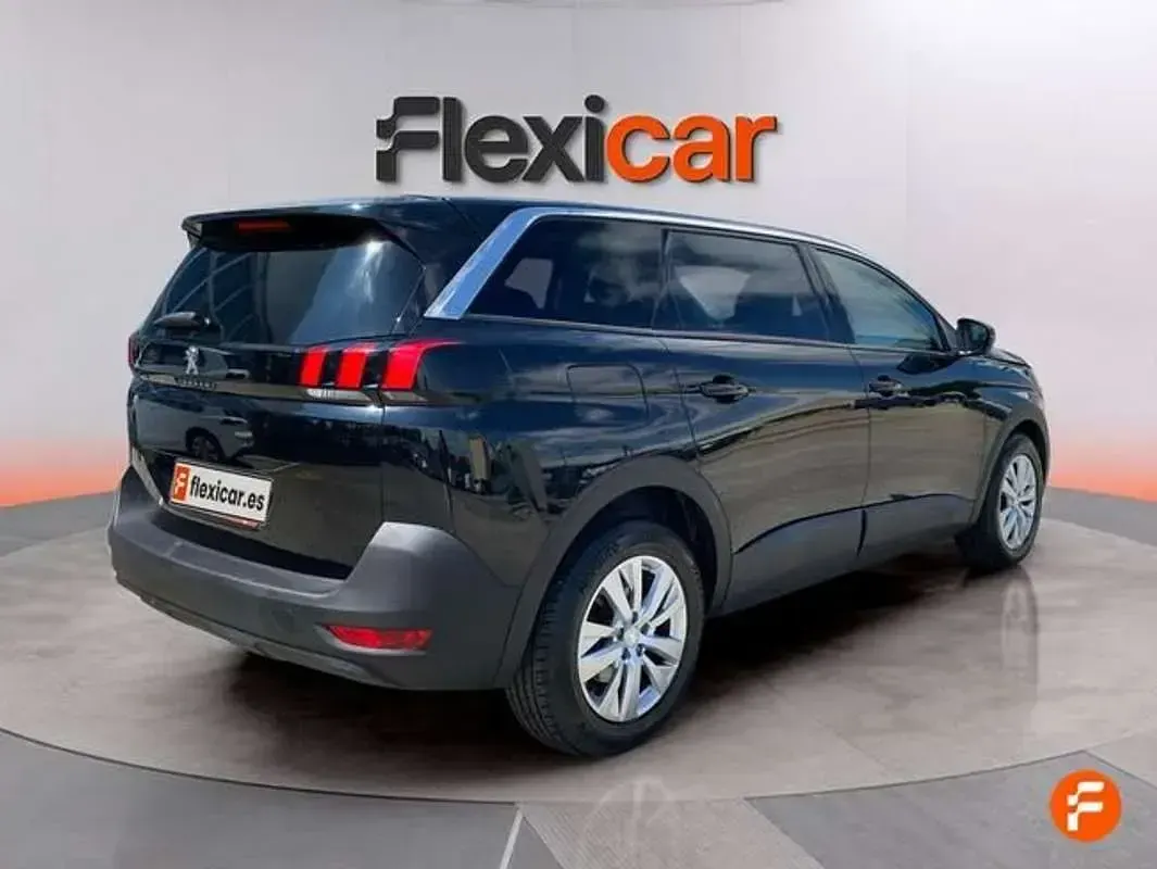 Usado Peugeot 5008 Active 131 CV (96 kW) 2020 Negro SUV