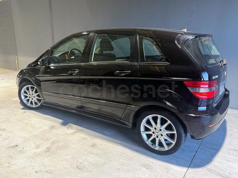Usado Mercedes B200 136 CV (100 kW) 2006 Negro Monovolumen