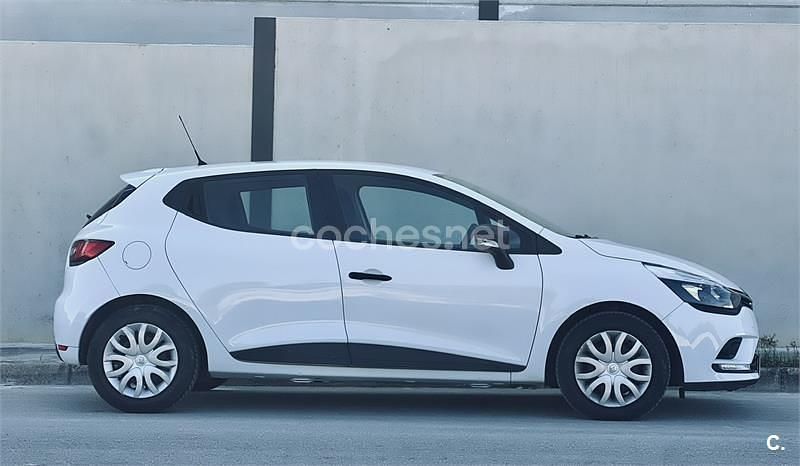 Usado Renault Clio IV LIMITED 75 CV (55 kW) 2018 Blanco Berlina