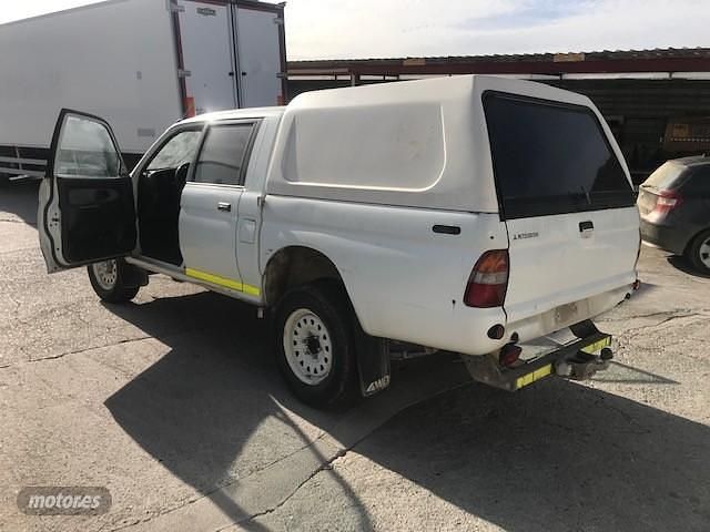 Blanco Usado 1996 Mitsubishi L SUV | 6500 € - Imagen 1/4