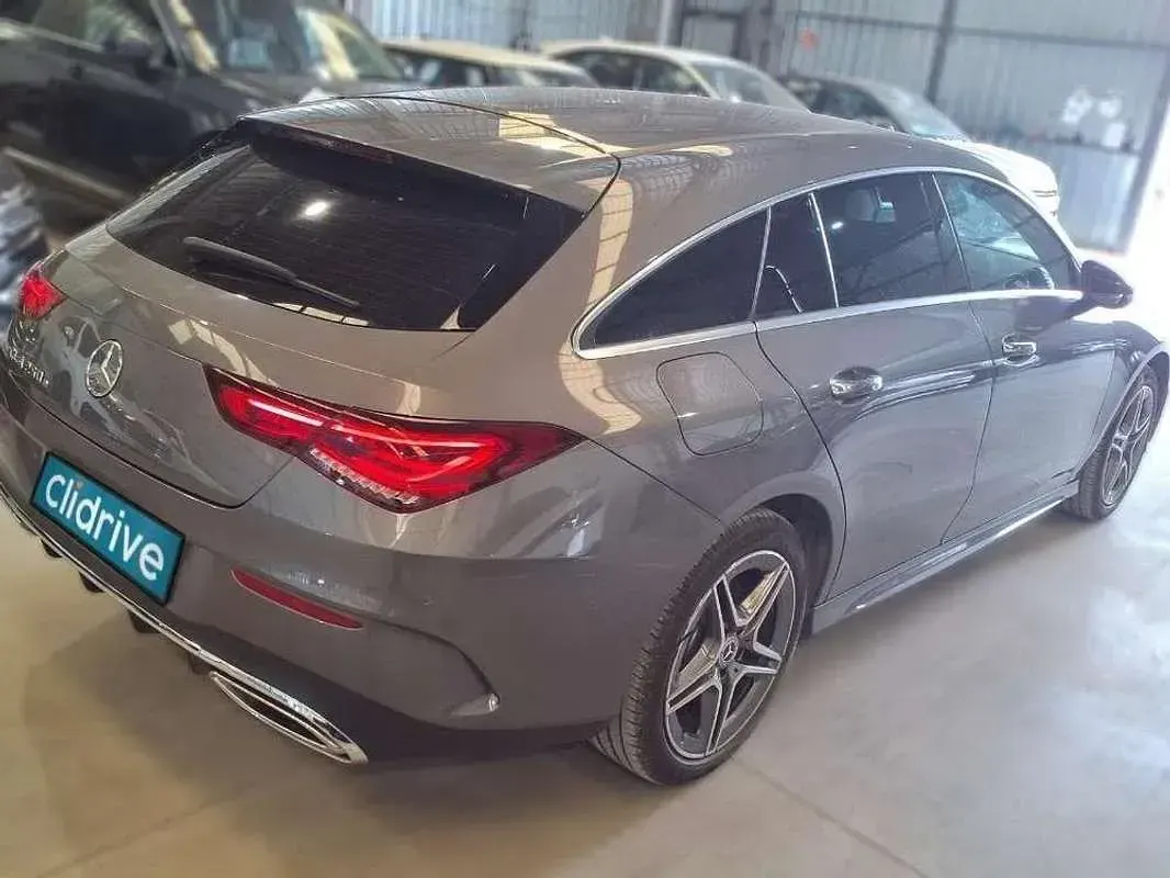 Usado Mercedes CLA250e Shooting Brake 218 CV (160 kW) 2022 Gris / plata Familiar