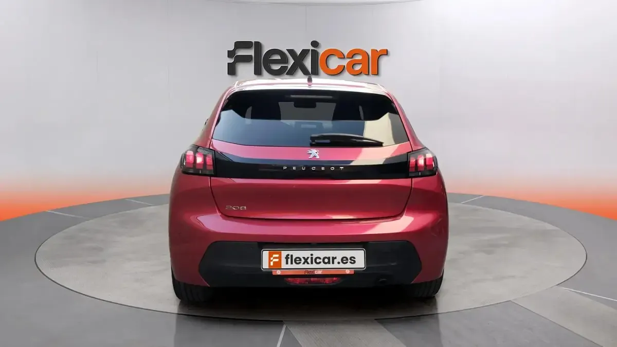 Usado Peugeot 208 Allure 101 CV (74 kW) 2022 Rojo Utilitario